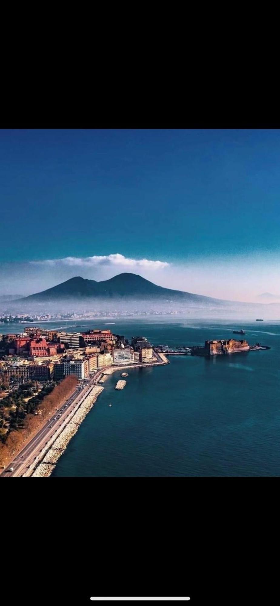 Un Posto Solare * Naples